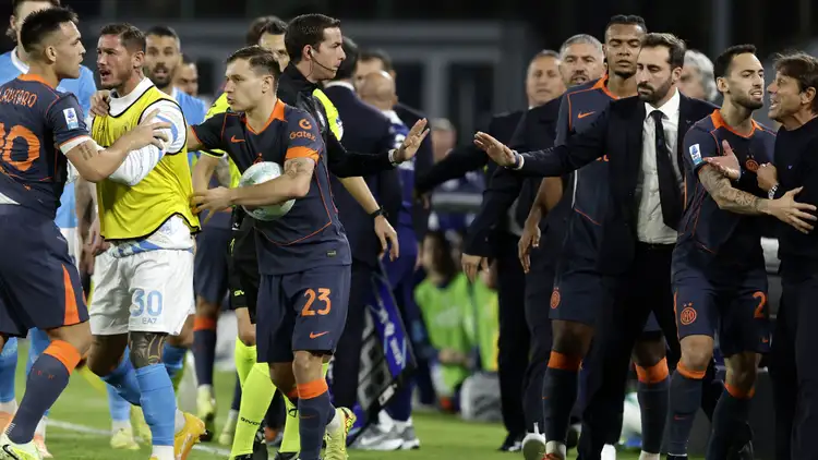 Antonio Conte and Lautaro Martinez Clash in Heated Napoli vs Inter Encounter as Tensions Boil Over During 3-1 Win 1 Antonio Conte and Lautaro Martinez Clash in Heated Napoli vs Inter Encounter as Tensions Boil Over in Serie A Showdown