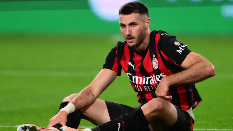 Santiago Gimenez Injury Update: AC Milan Striker Recovery Sparks New Transfer News Ahead of January Window