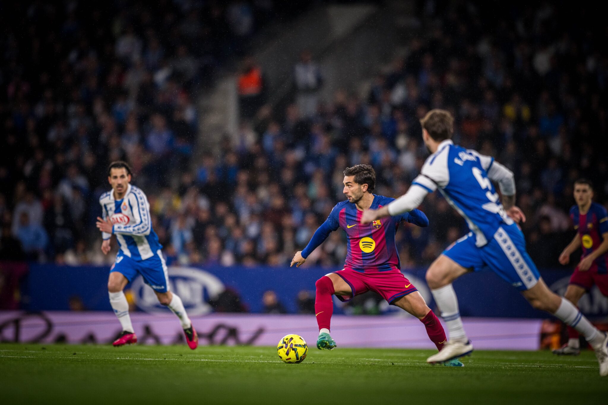 Espanyol vs Barcelona Player Ratings: Olmo and Lewandowski Settle Tight Catalan Derby 2 Espanyol vs Barcelona Player Ratings: Olmo and Lewandowski Settle Tight Catalan Derby